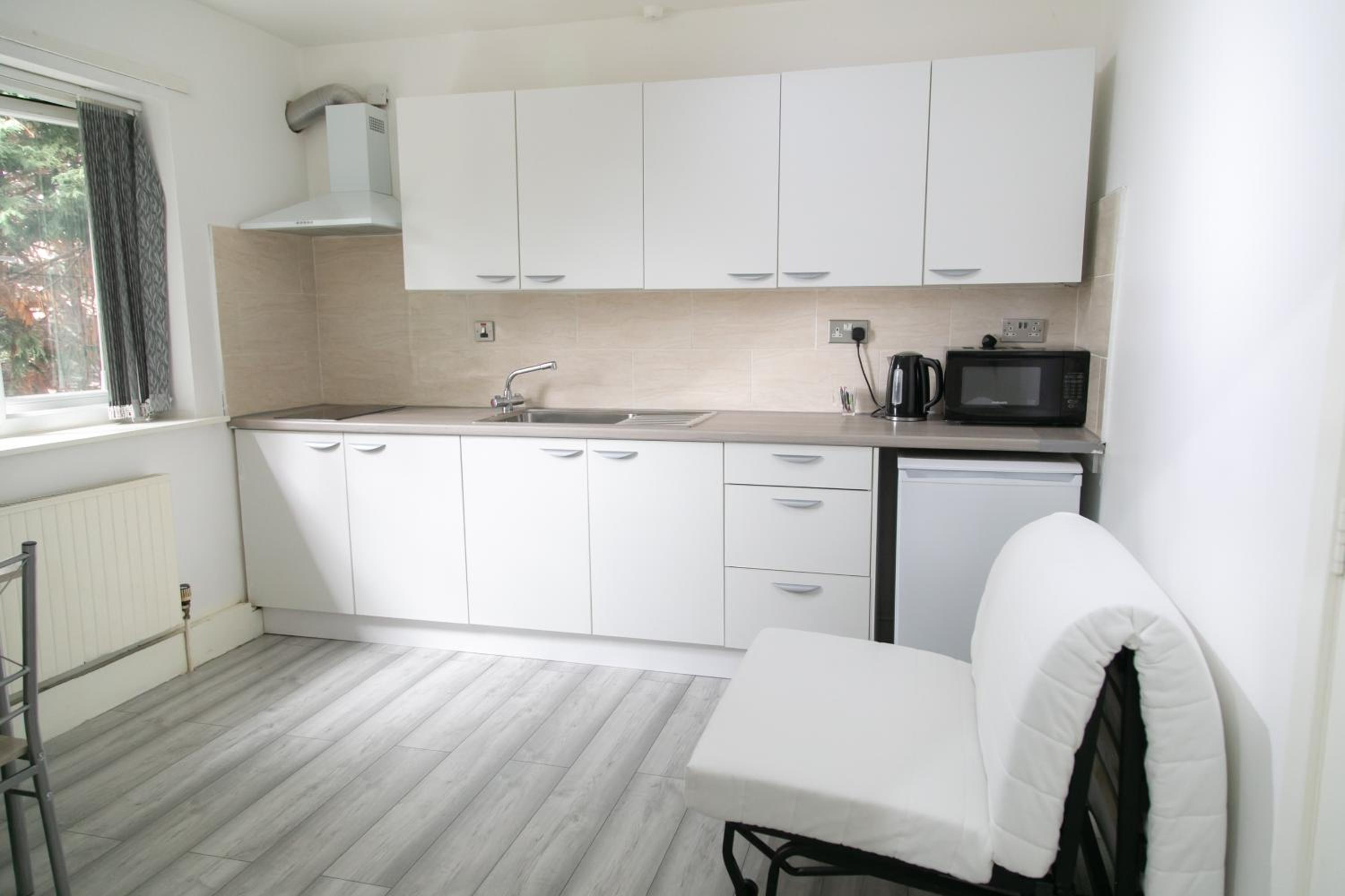 Hills View Apartments 18/18