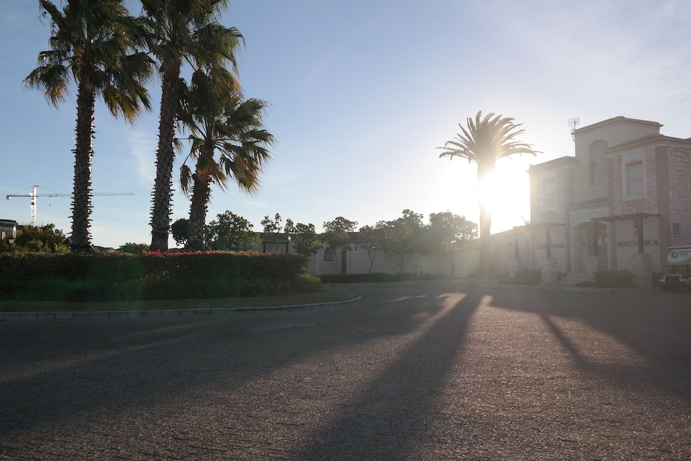 Bougain Villas Apartments 20/26
