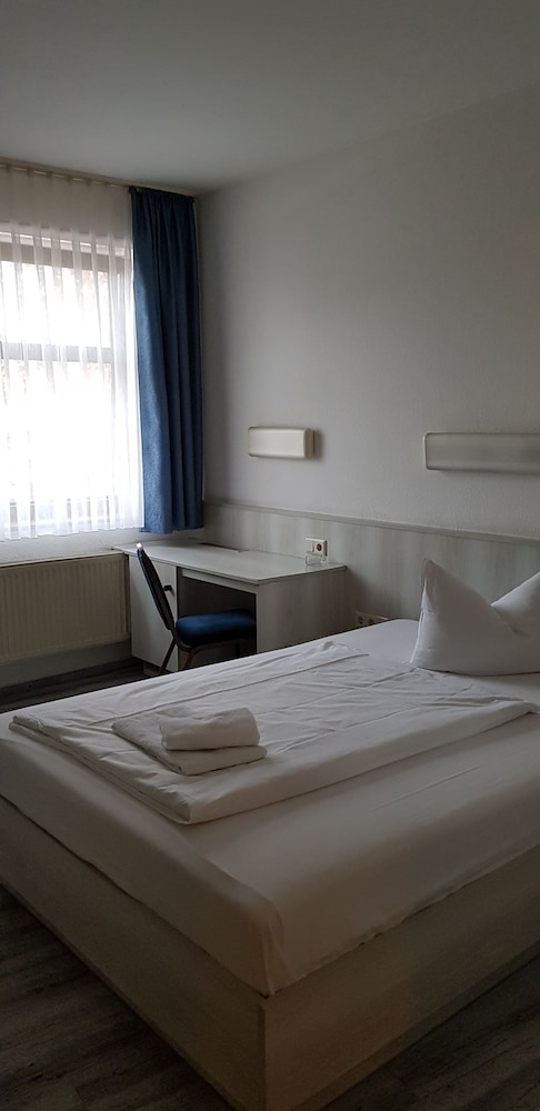 Central-Hotel Tegel 14/50