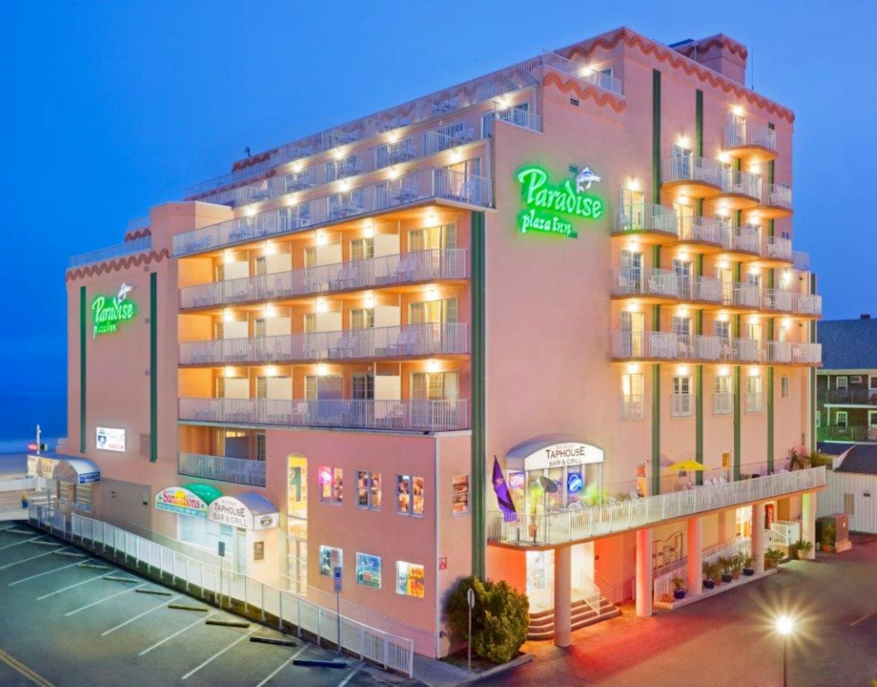 Paradise Plaza Inn 2/42