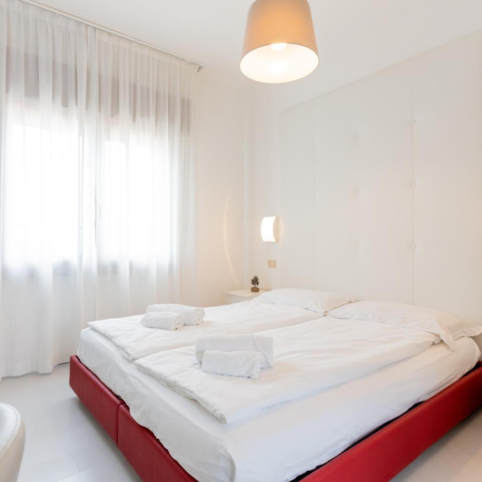 Room, Double Bed