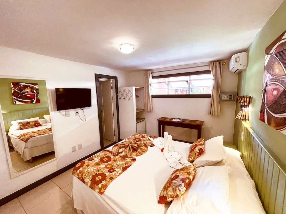 Room, Triple, 1 Queen and 1 Single Bed, Adult Only