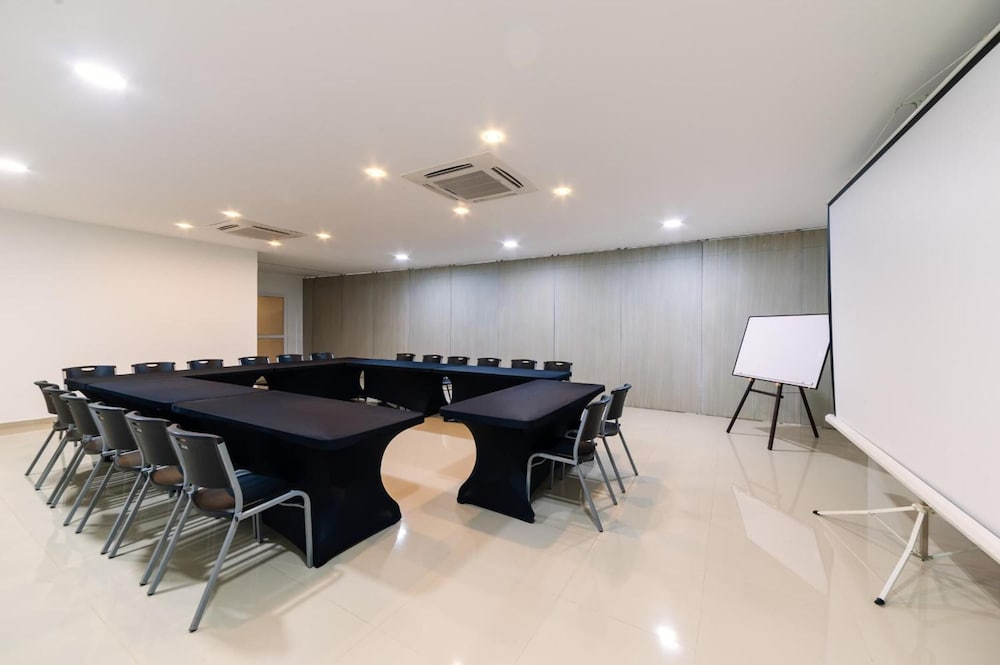 Hotel Ms Ciudad Jardin Plus 53/63