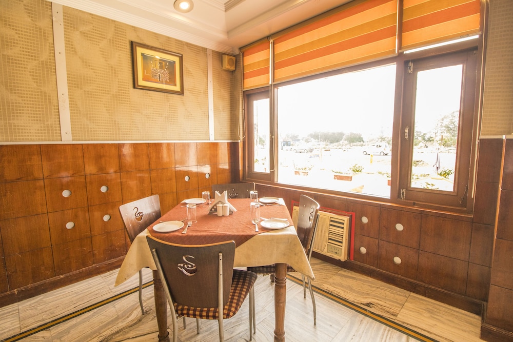 HOTEL JHANVI DALE 23/29