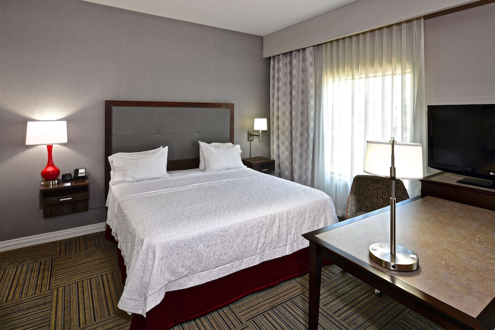 Hampton Inn & Suites Fredericksburg 11/34