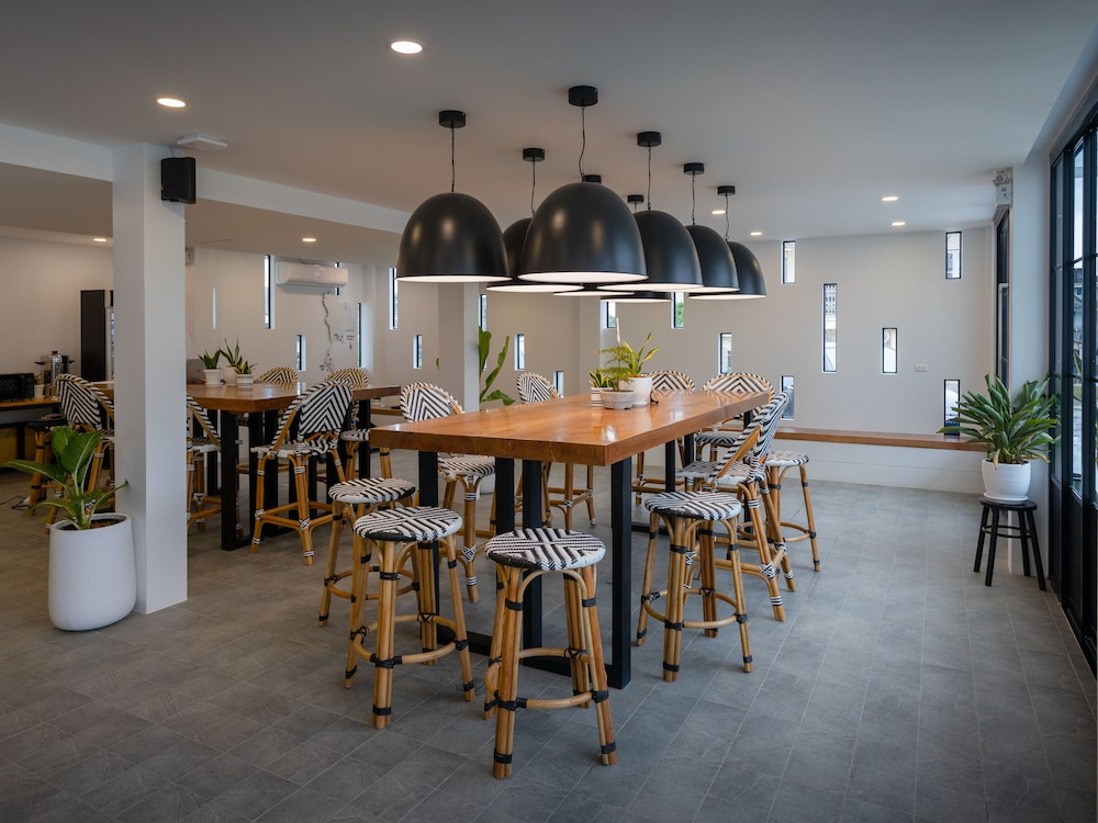 Blu Monkey Hub and Hotel Ranong 37/46