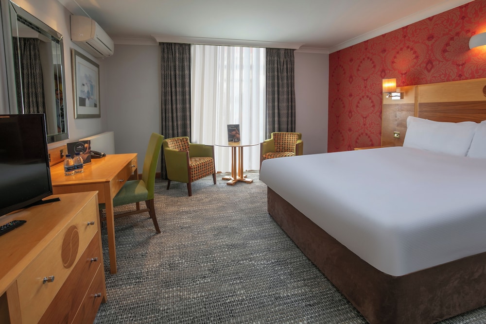 Hampshire Court Hotel & Spa 24/65