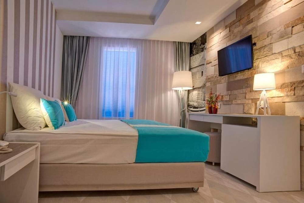 Hotel Aleksandar 10/21