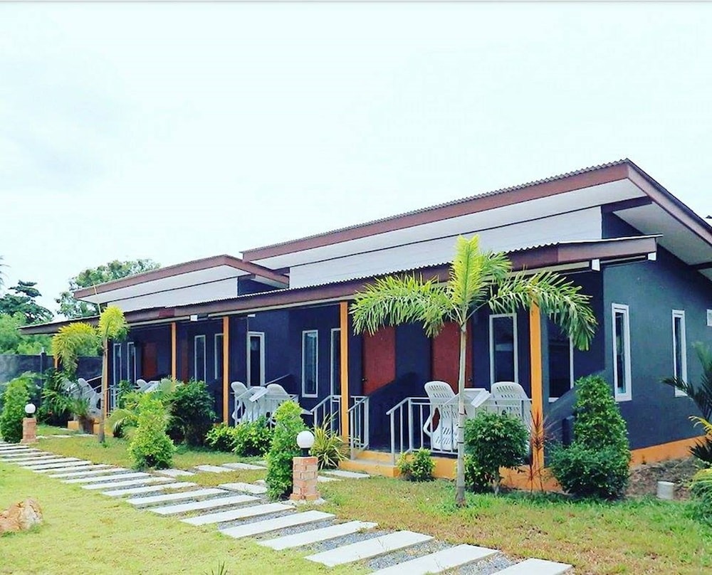 Popular Lanta Resort 3/41