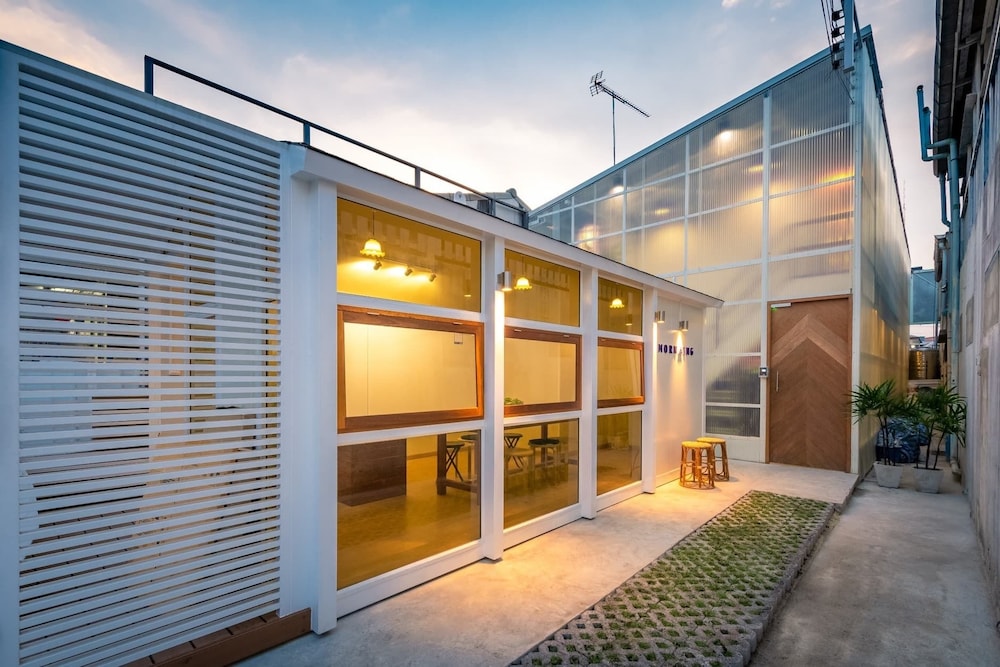 Morn-Ing Hostel 7/48