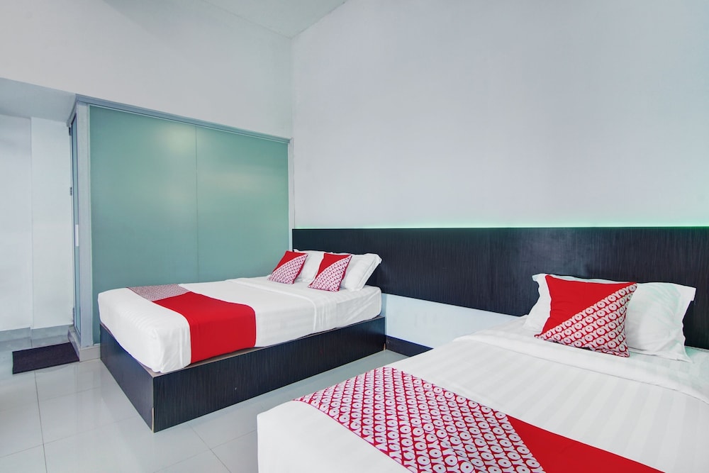 Hotel O Bukittinggi near Jam Gadang formerly New Aedo 33/56