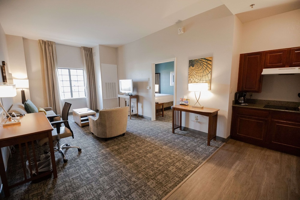 Sonesta ES Suites Chatsworth 33/53