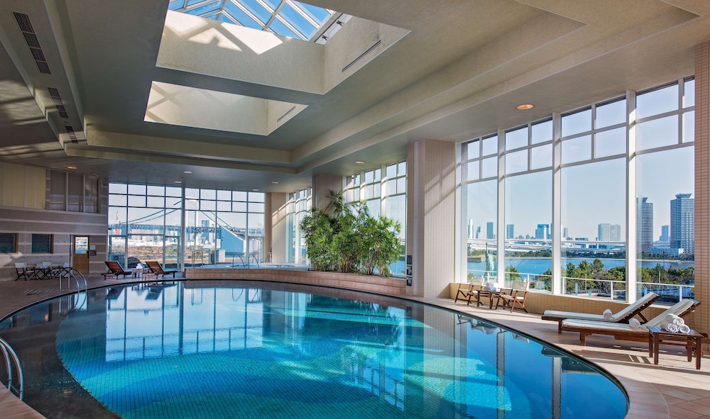 Swimming pool-spa