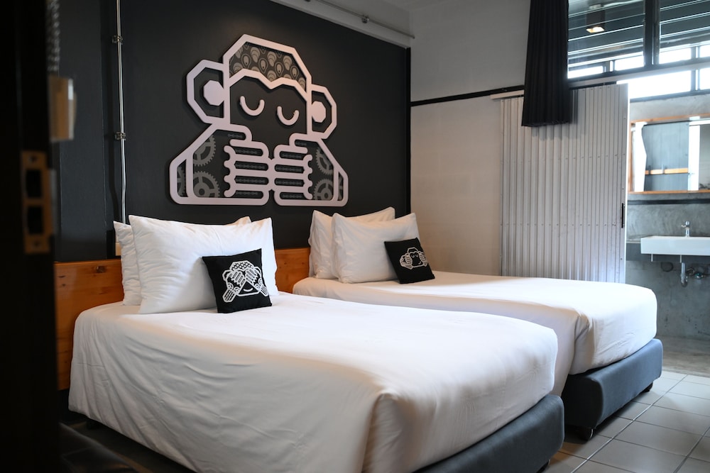 Blu Monkey Hub and Hotel Suratthani 10/50