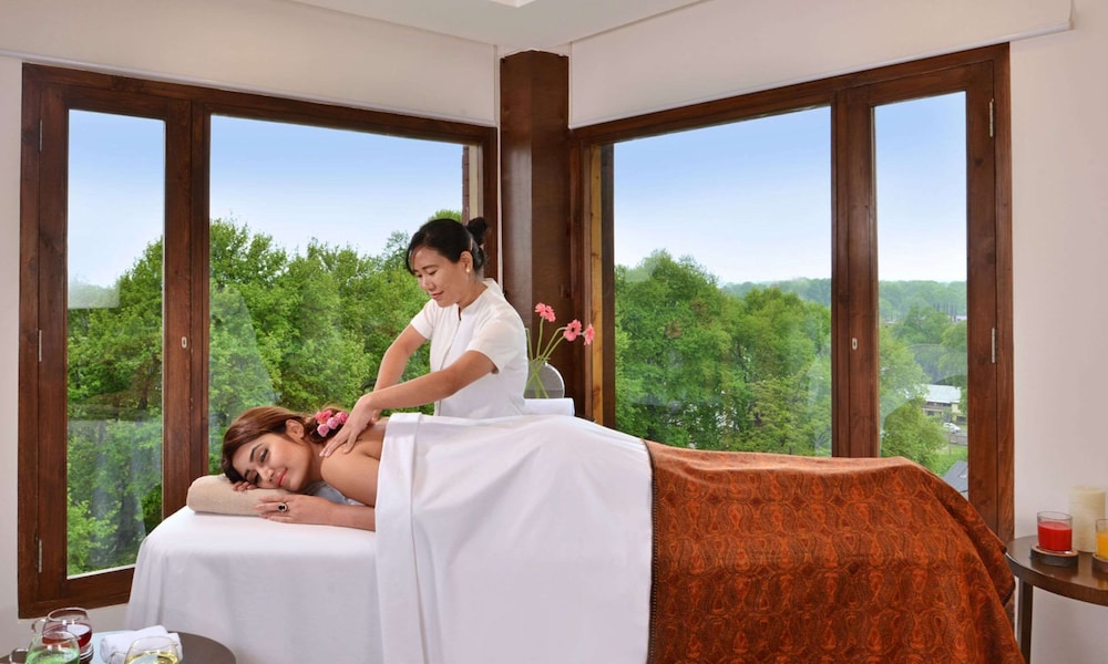 Golden Tulip Srinagar 21/48