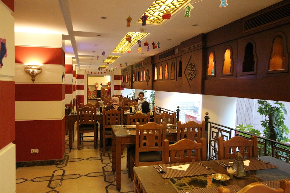 restaurant cafeteria
