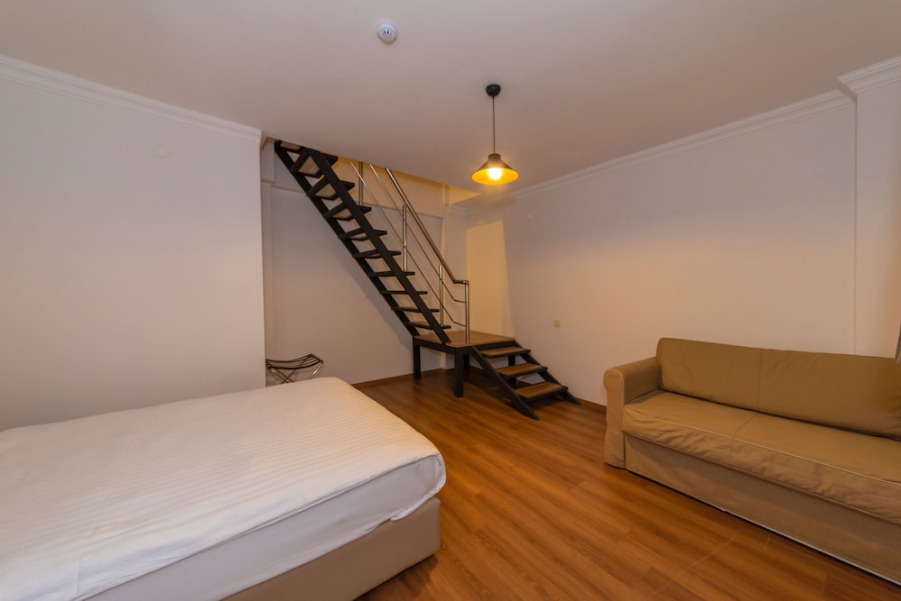 Joy Suites Hotel 54/69