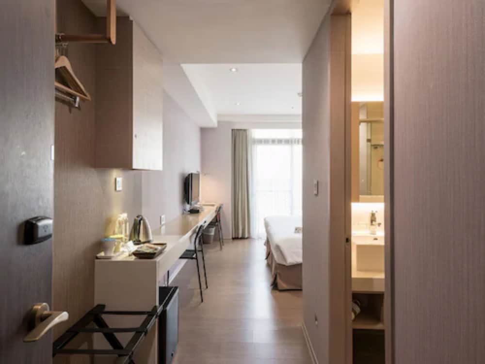Mellow Fields Hotel 55/60