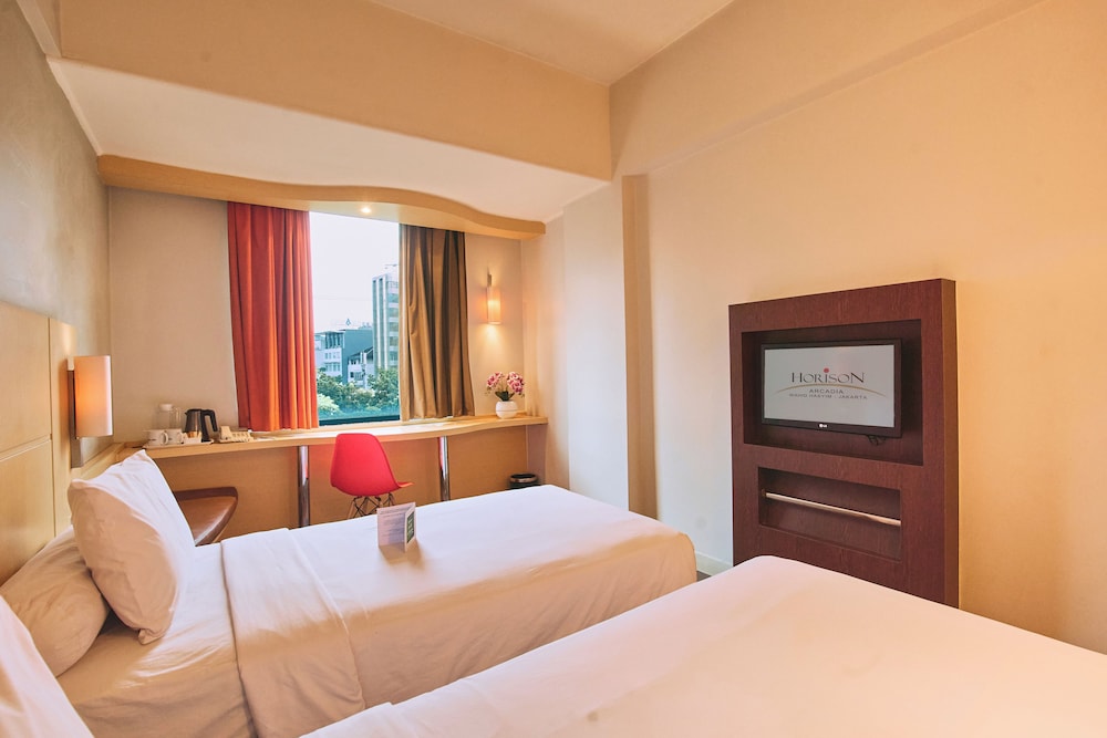 STANDARD, TWIN BEDS, CITY VIEW
