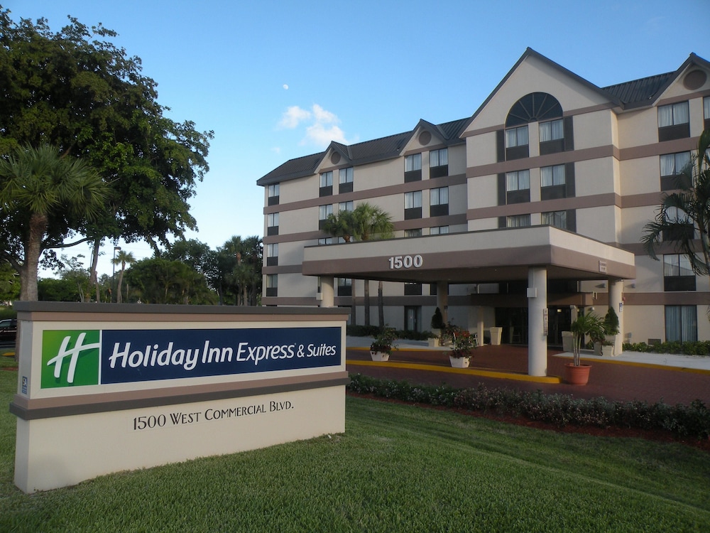 Holiday Inn Express Hotel Suites Ft Lauderdale N Exec Airport 7/76