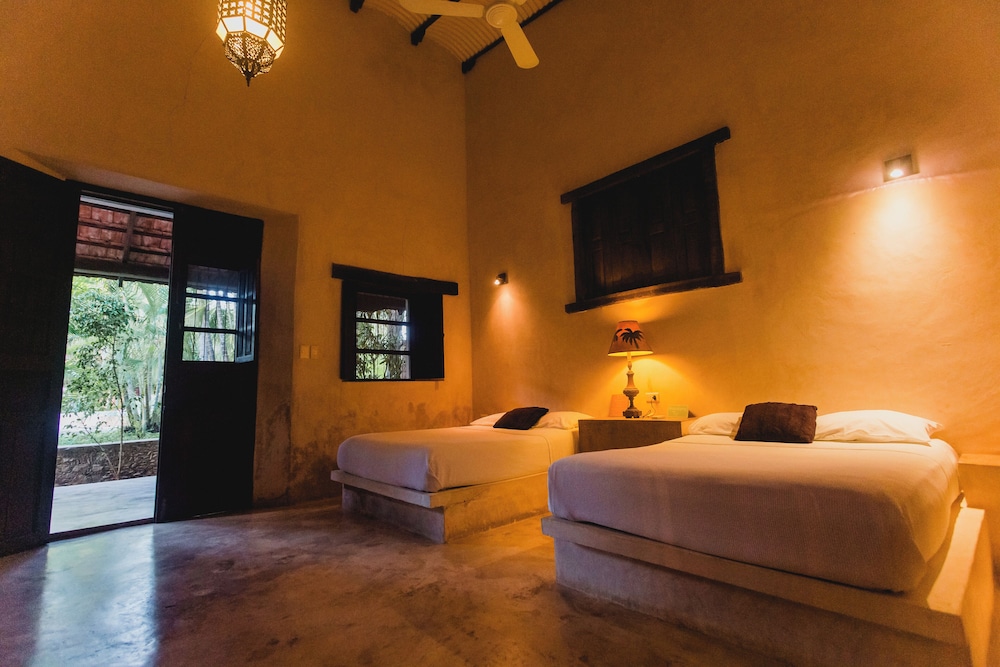 Master, Suite, 2 Double Beds