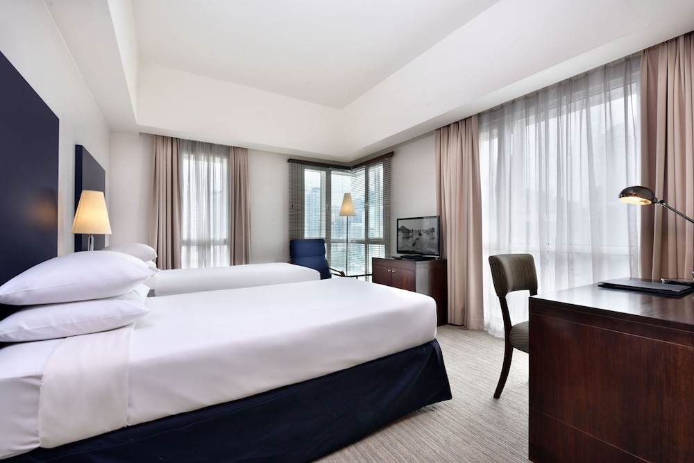 Hotel Capitol Kuala Lumpur 10/25