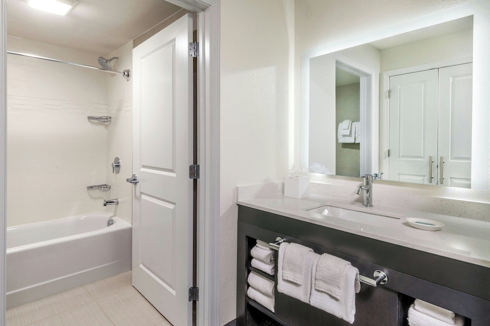 Residence Inn Worcester 52/55