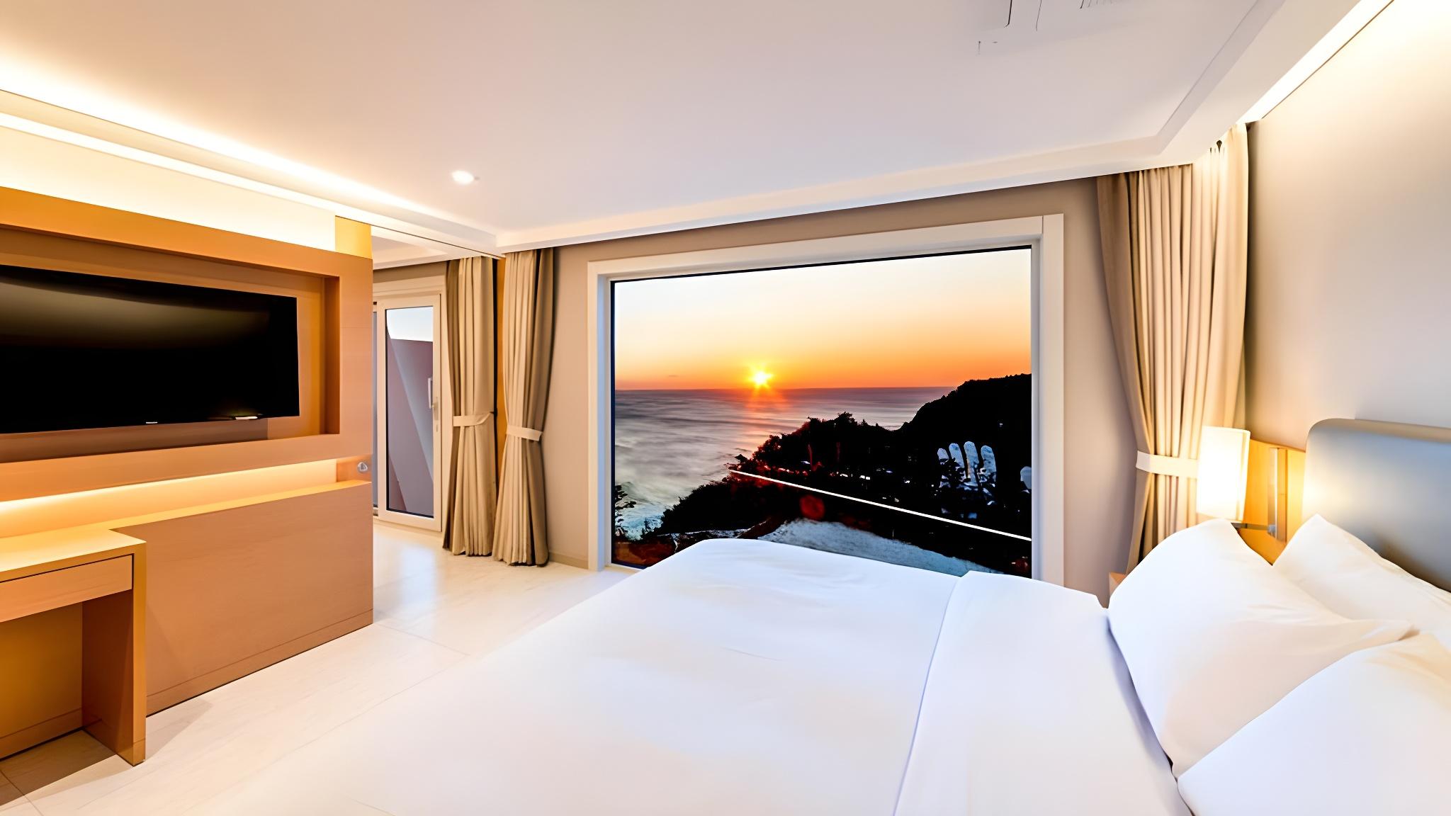 Condo, Junior Suite, 2 Double Beds, Partial Ocean View