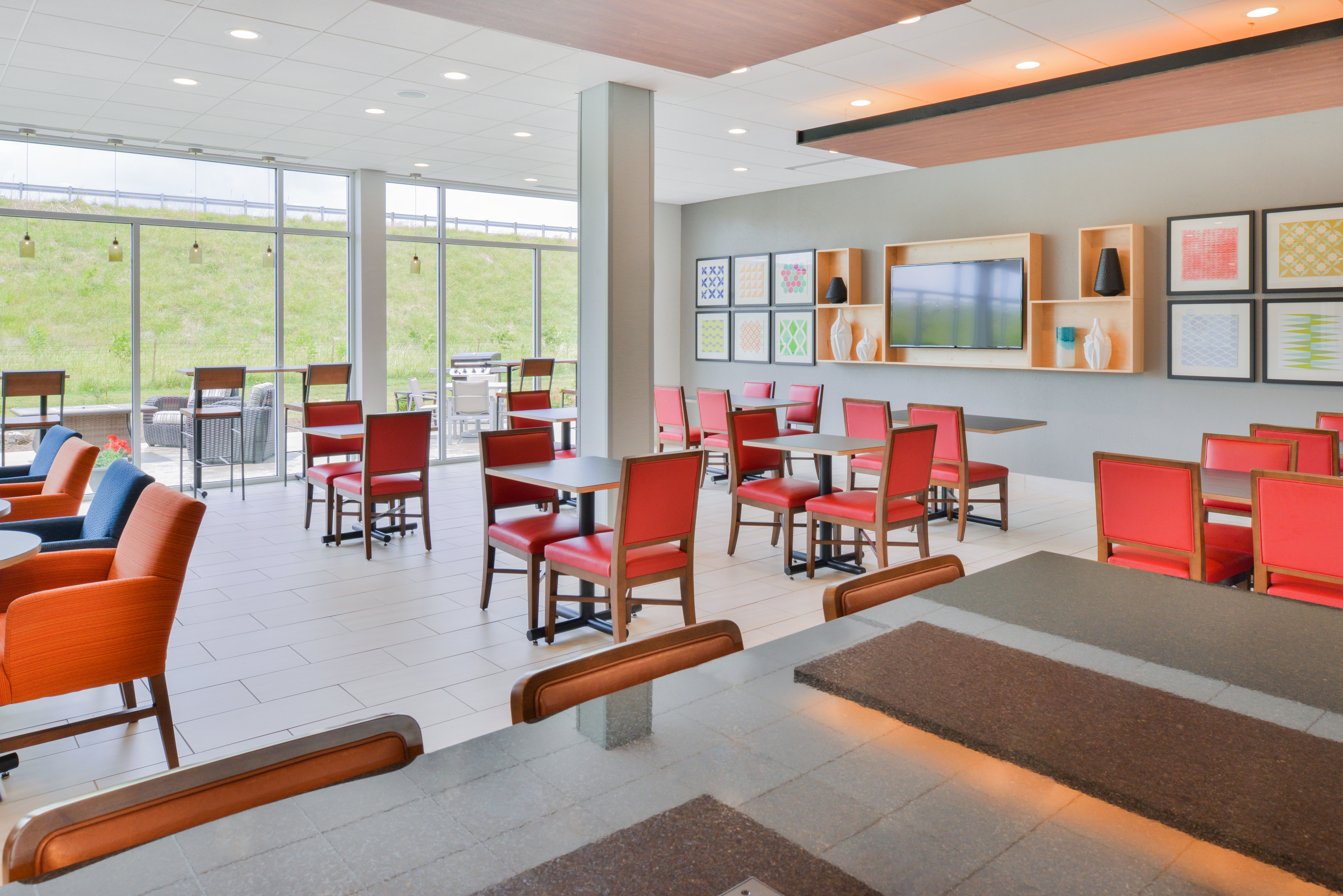 Holiday Inn Express And Suites Salem 37/45