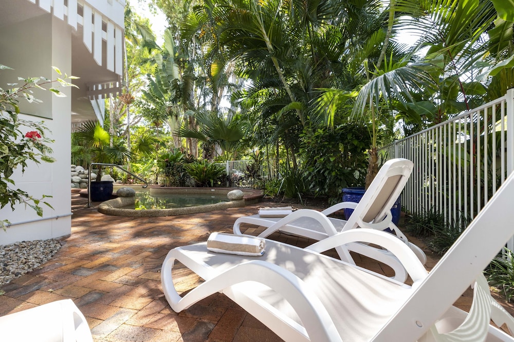 Apartments At the White House Port Douglas 55/65