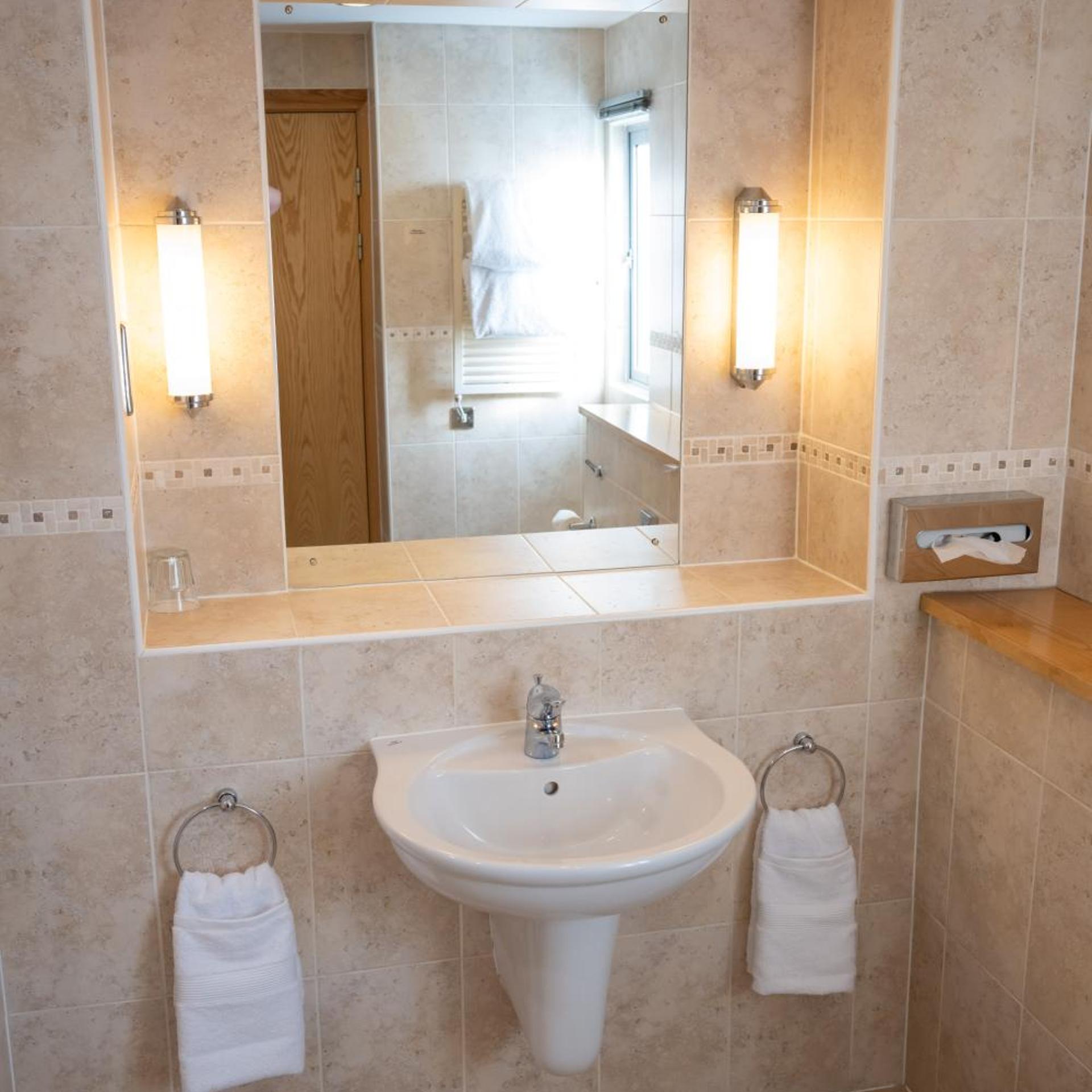 جناح، Hellidon Lakes Golf Spa Hotel 8/10