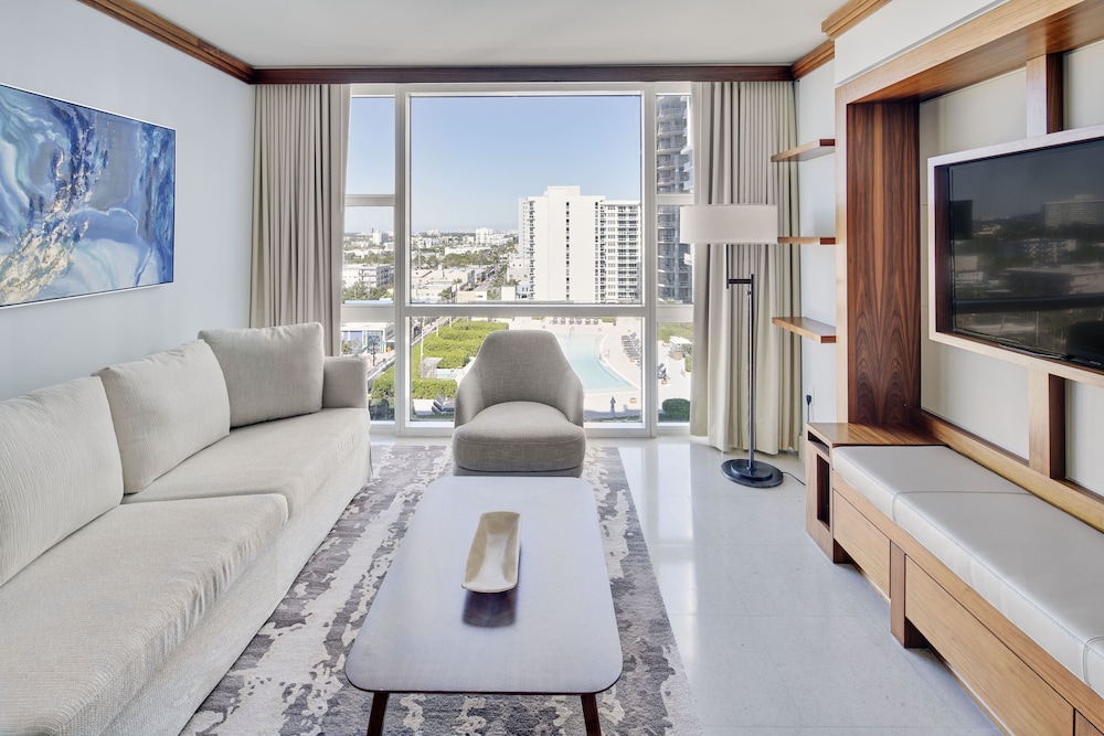 LUXURY, APARTMENT, KING BED, ACCESSIBLE