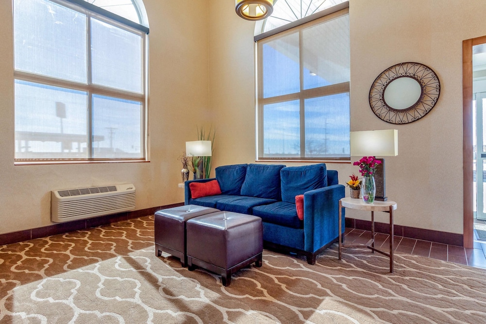 Comfort Inn and Suites Hays I-70 35/46