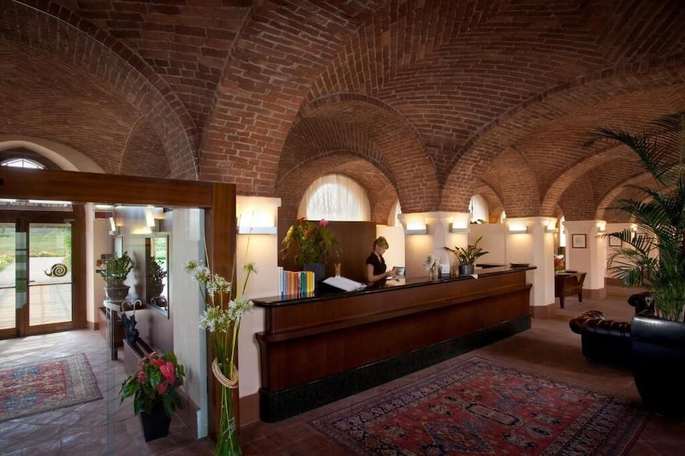 Albergo dell Agenzia 9/76