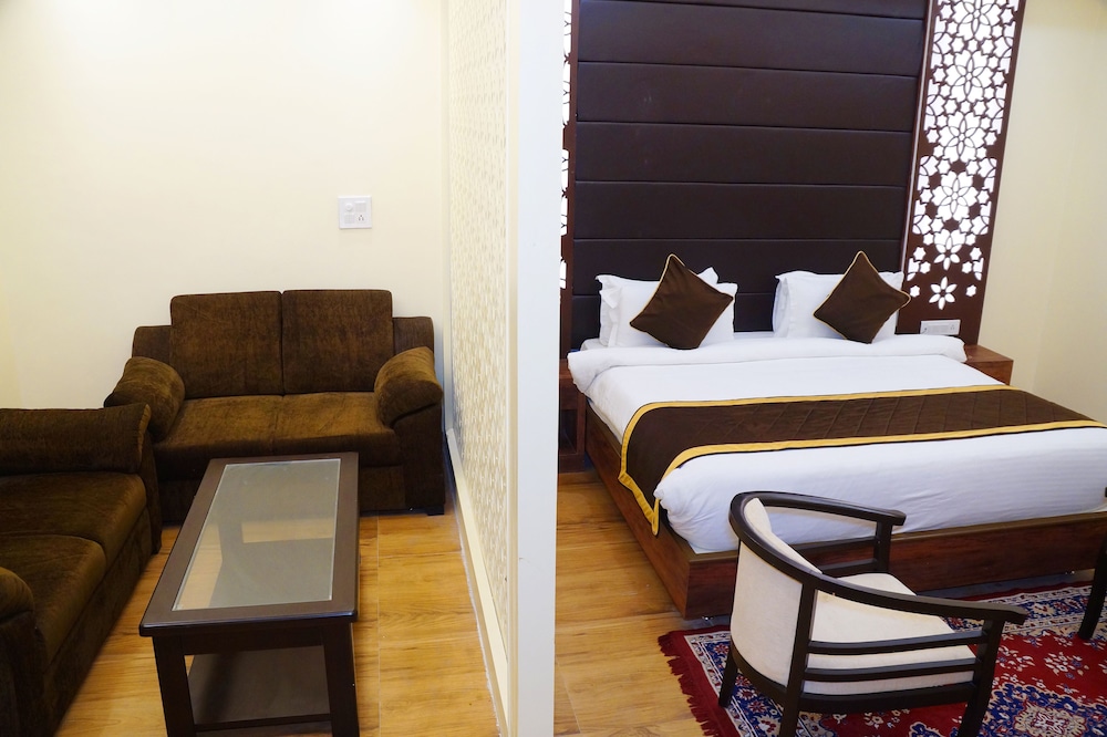 Hotel Shivoy Grand 10/23