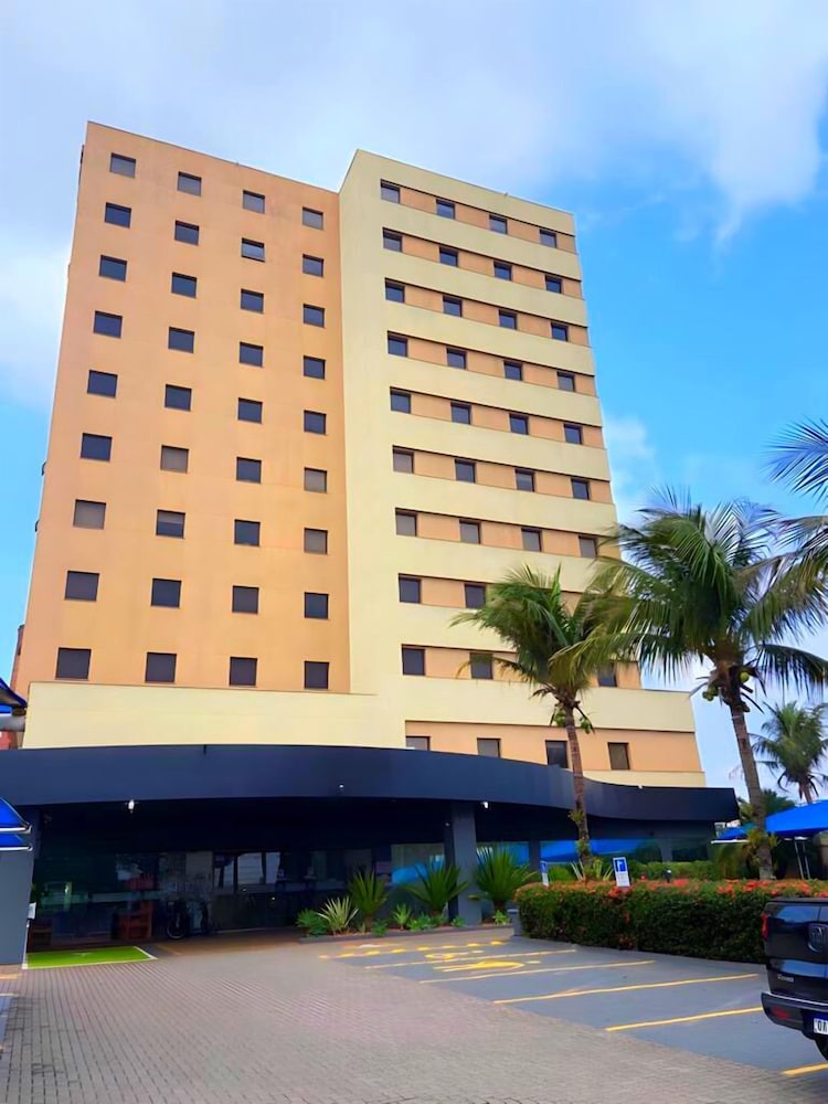 Thomasi Hotel 2/39