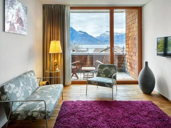 Tower, Junior Suite, King Bed, Lake View