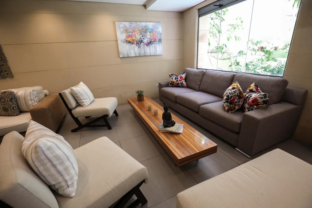 Sky Suites 29/61