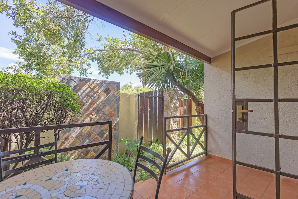 Afrique Boutique Hotel O.R. Tambo 41/50