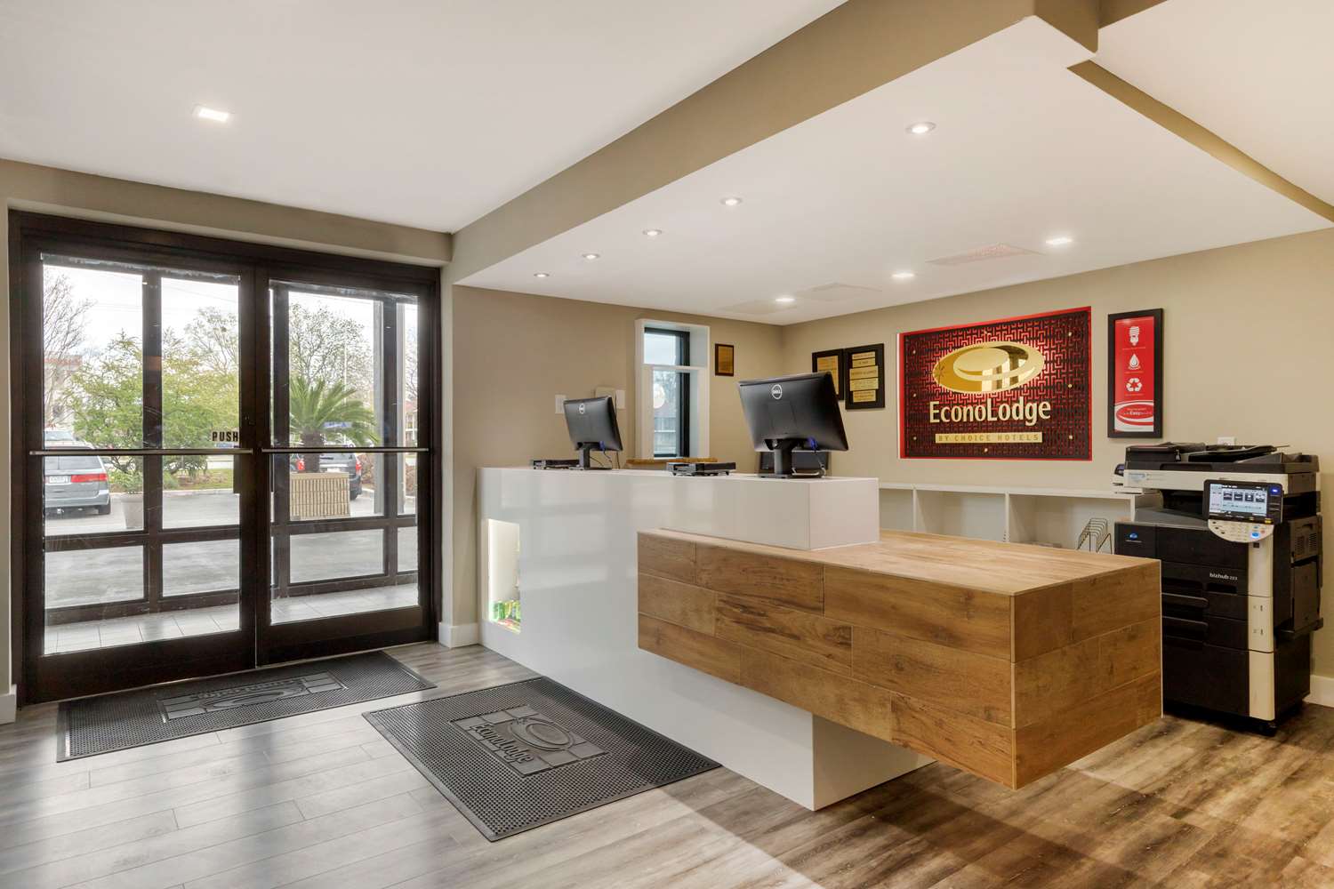 Travelodge by Wyndham North Charleston 2/2