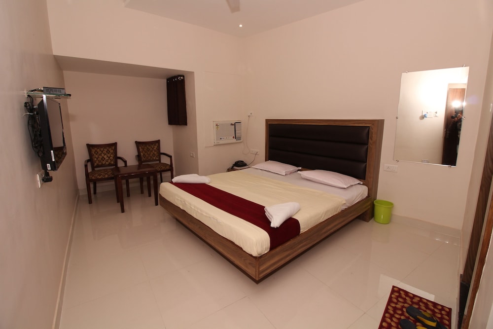 Hotel Meera 14/42