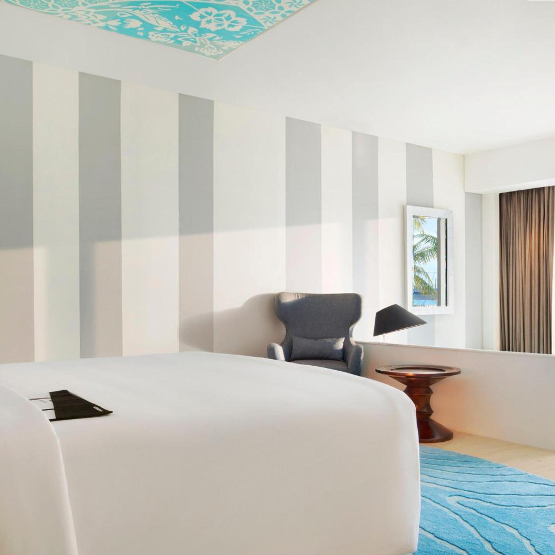 Guest Room, Classic, King Bed, Balcony