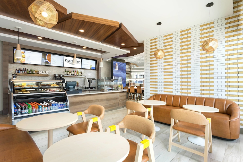 Courtyard by Marriott Santa Monica 47/59