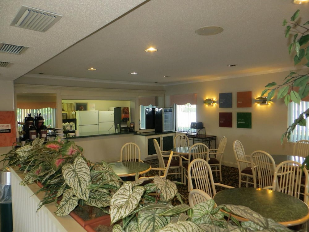 Fairview Inn Suites 31/49