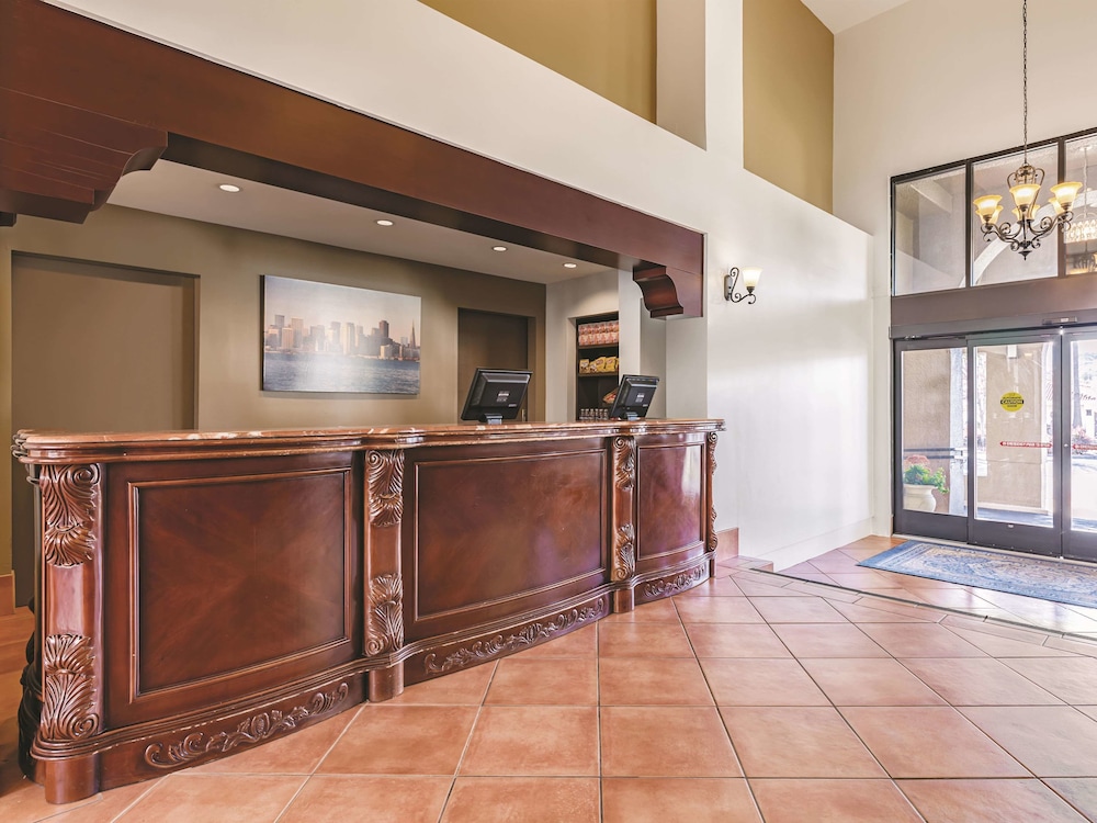 La Quinta Inn & Suites by Wyndham San Francisco Airport West 3/48
