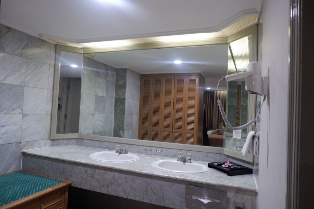 HORISON BANDUNG HOTEL 50/50