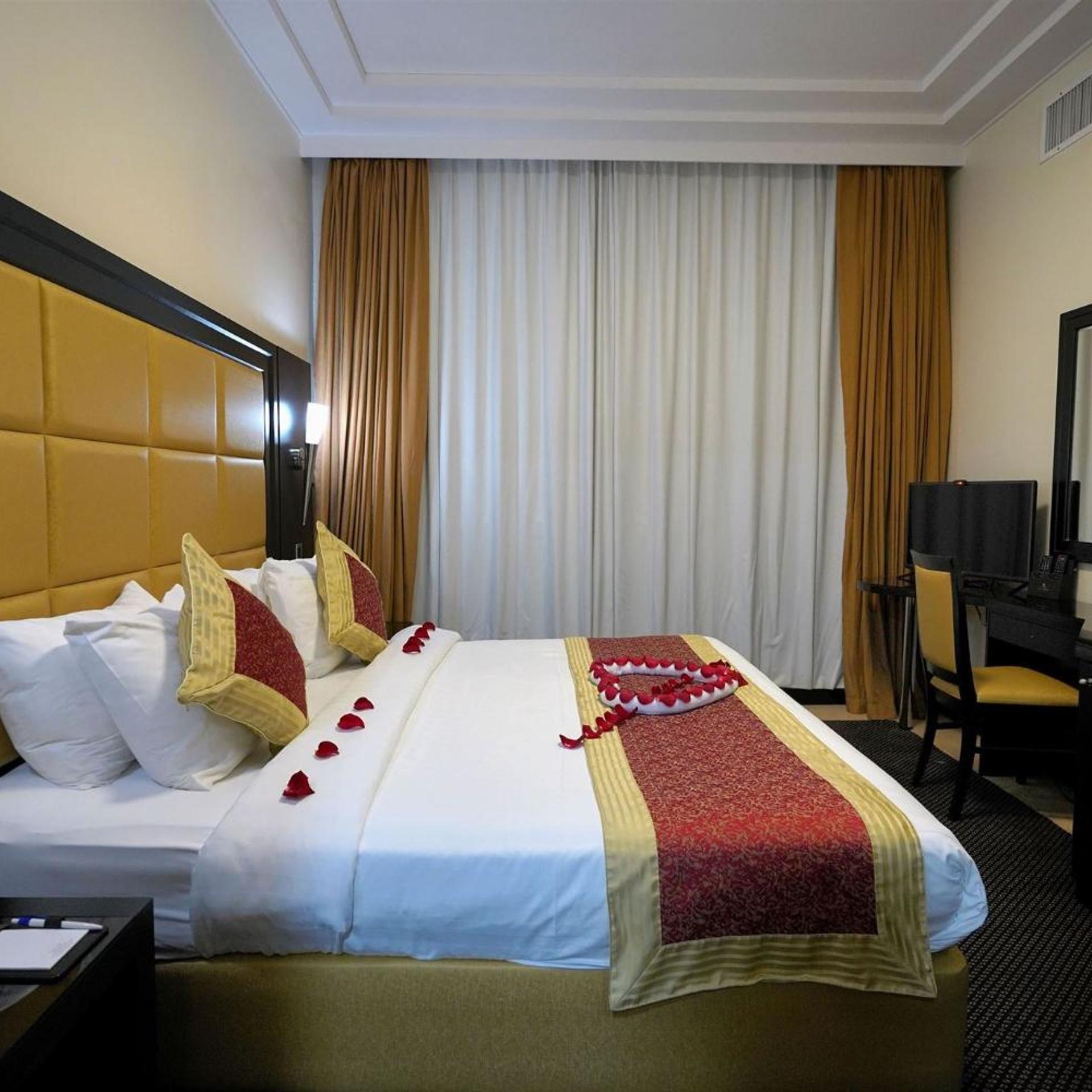 Royal Beach Hotel & Resort 17/50