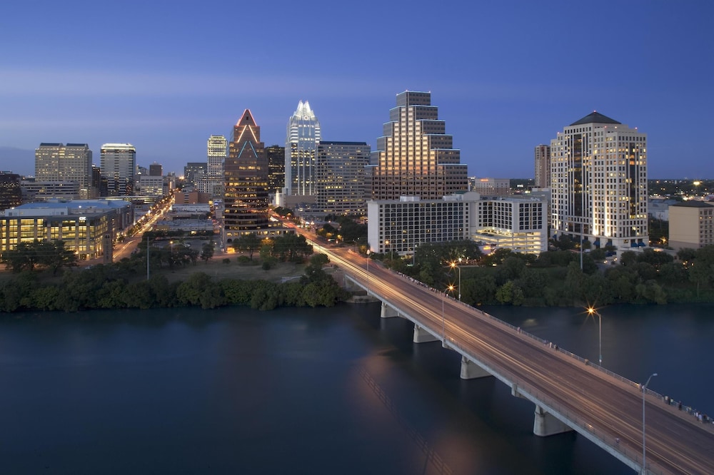 Hyatt Regency Austin 73/77