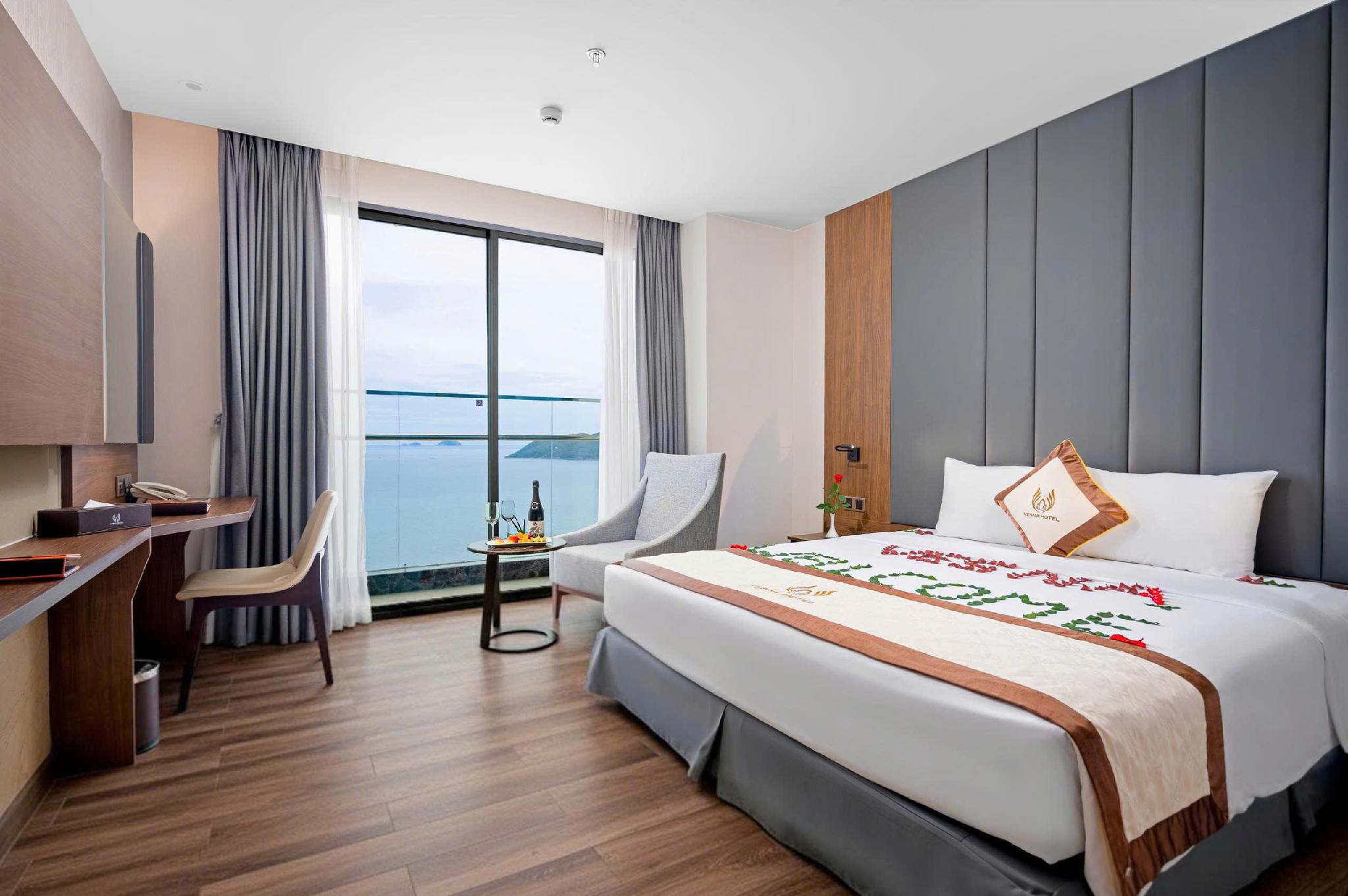 Premier, Double Bed, Sea View
