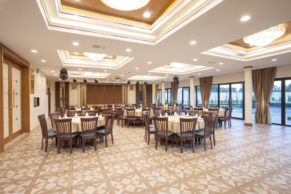 RK Riverside Resort and Spa (Reon Kruewal) 39/50